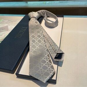 Dior Silver Geometric Men's Tie